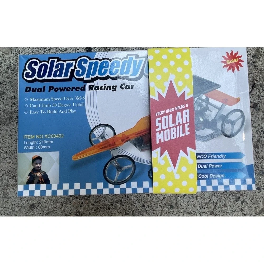 Solar Speedy DIY Racing Car Kit Dual Power Solar Battery STEM Toy New In Box
